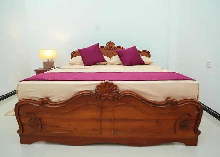The Kandy Downtown Maroon House