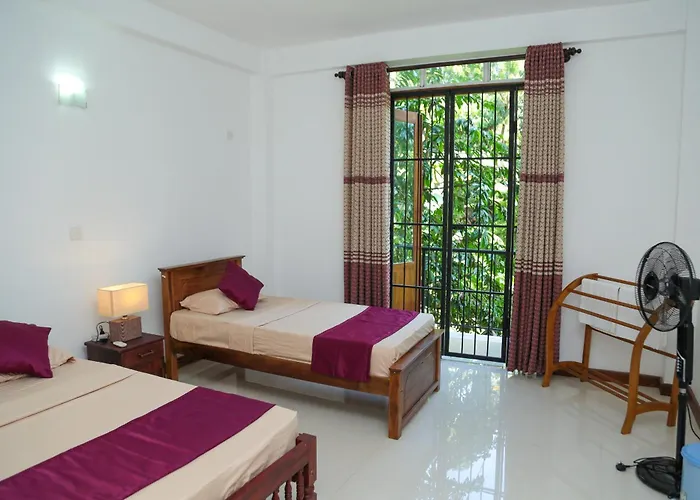 The Kandy Downtown Maroon House